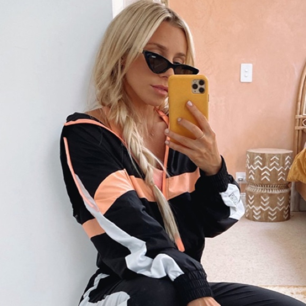 ✨Host Pick✨White Fox Sarah’s Day Premium Windbreaker Black - Picture 2 of 10